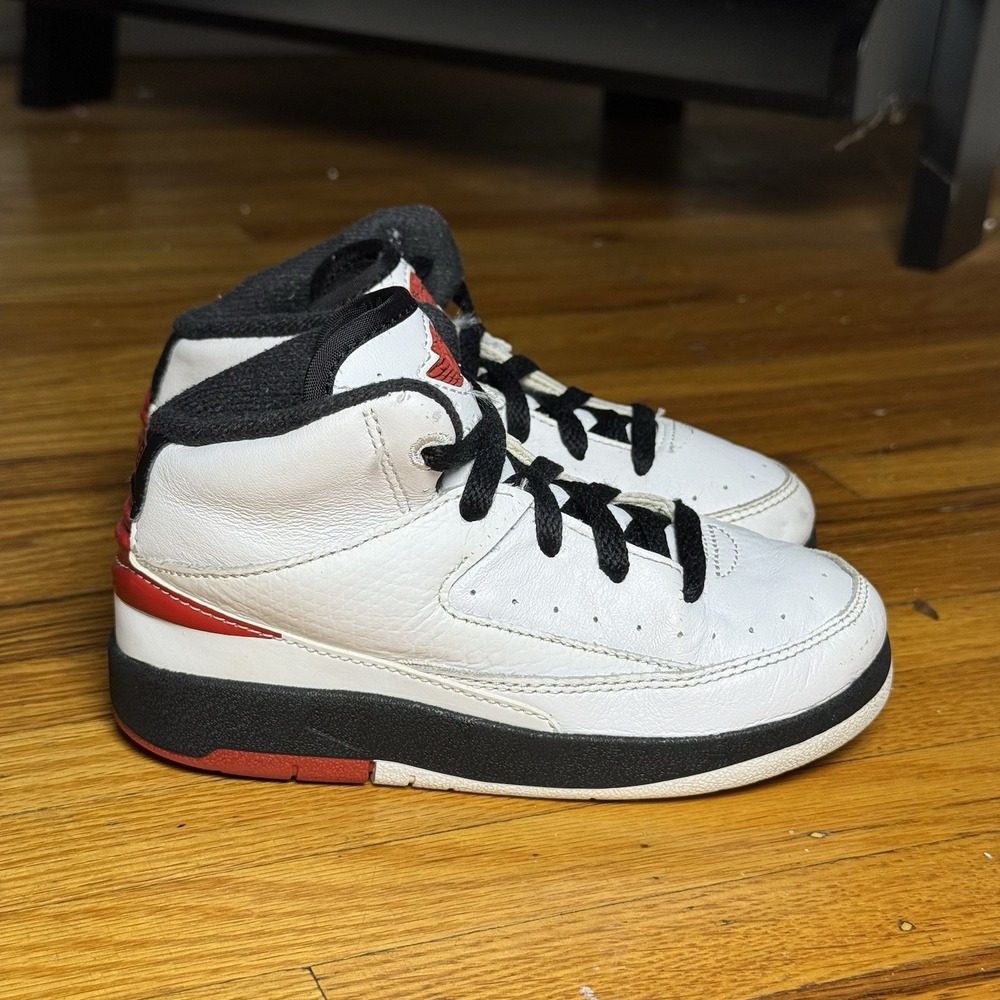 Nike Air Jordan 2 Retro Chicago White Red Black Toddler Shoes 9C DQ8563-106